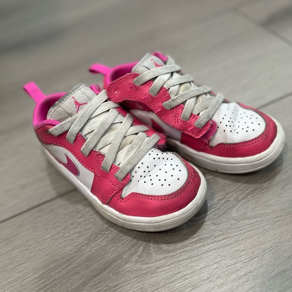 Nike Jordan 1 Low Alt Fire Pink/White/Iris Whisper shoes - Picture 3 of 6